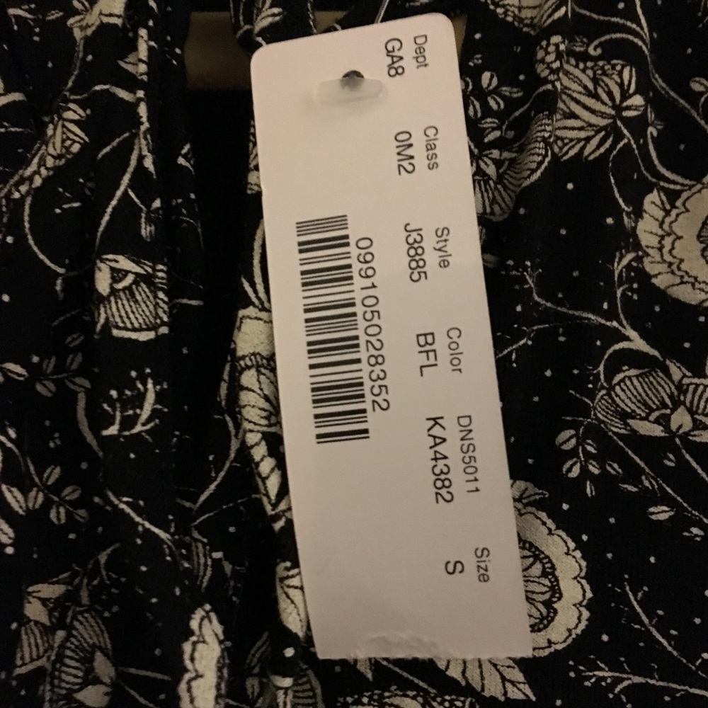 J.Crew Ruffle-Trimmed Tie-Front Top in Floral - Picture 6 of 7